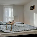 Carin Deluxe I